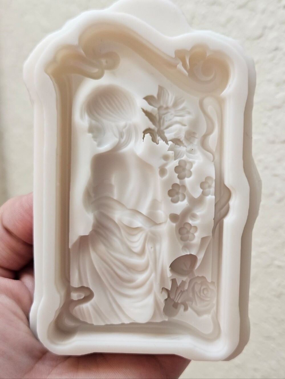 Gorgeous Victorian-Style Silicone Mold - Picture 7 of 13